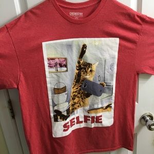 Selfie Cat graphic t-shirt